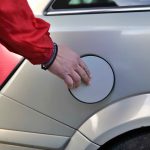 Καύσιμα: Πώς θα κινηθούν τις επόμενες ημέρες οι τιμές σε αμόλυβδη βενζίνη και πετρέλαιο κίνησης μετά την επιβολή πλαφόν