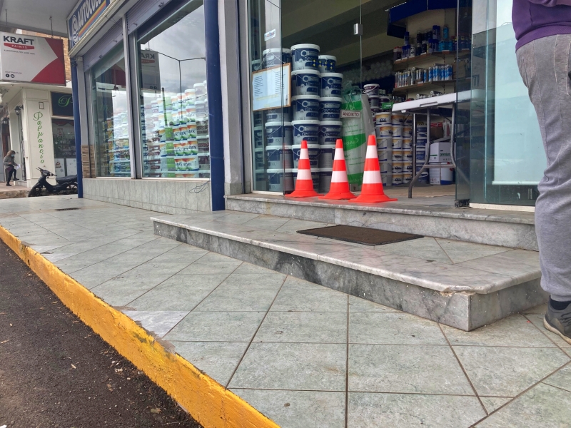 Ένα μήνα μετά τις πλημμύρες η «Πολιτεία» καταγράφει την κατάσταση στις Ιτιές - Όσοι μπορούν πληρώνουν, οι άλλοι… κλείνουν! ΧΡΗΣΤΟΣ ΟΙΚΟΝΟΜΟΥ 2 1