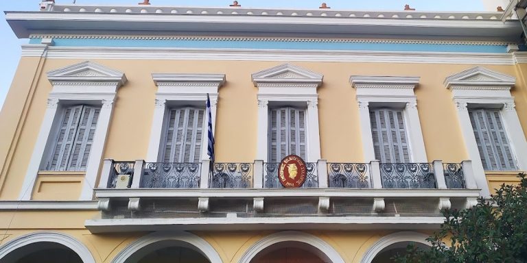 Πάτρα: Στοιχεία - σοκ! 80 έμποροι έβαλαν λουκέτο!