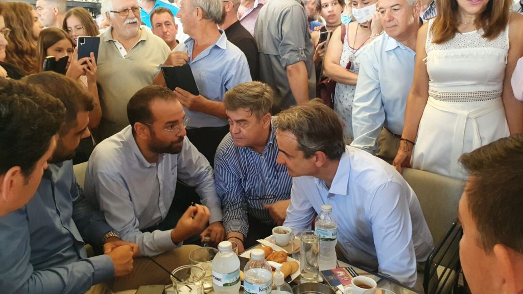 Farmakis Mhtsotakis kafe 1536x864 1