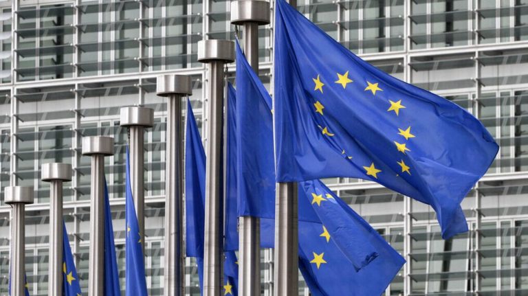 Κομισιόν: Οι χώρες της ΕΕ διαθέτουν επαρκή αποθέματα πετρελαίου και φυσικού αερίου