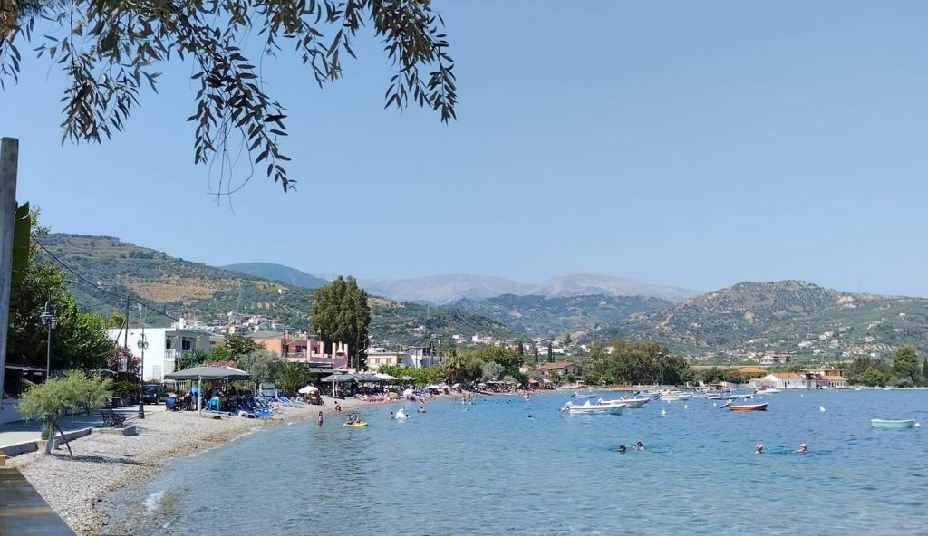 ΠΑΡΑΛΙΑ ΑΚΟΛΗ