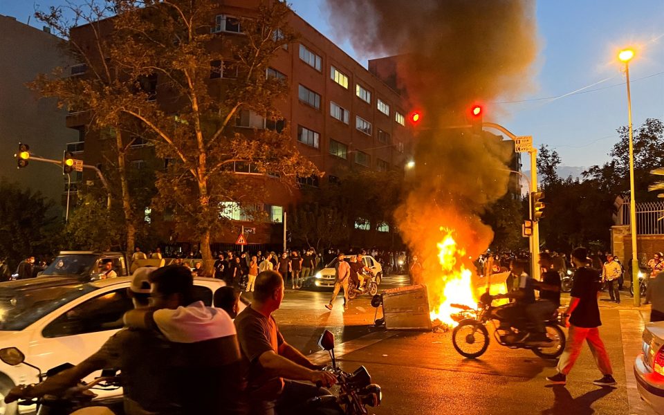 b39f1c84cdcf1949a4408000fd094e52 2022 09 22T162231Z 1802828290 RC2FKW9X9NAO RTRMADP 5 IRAN WOMEN UNREST 1 960x600 1
