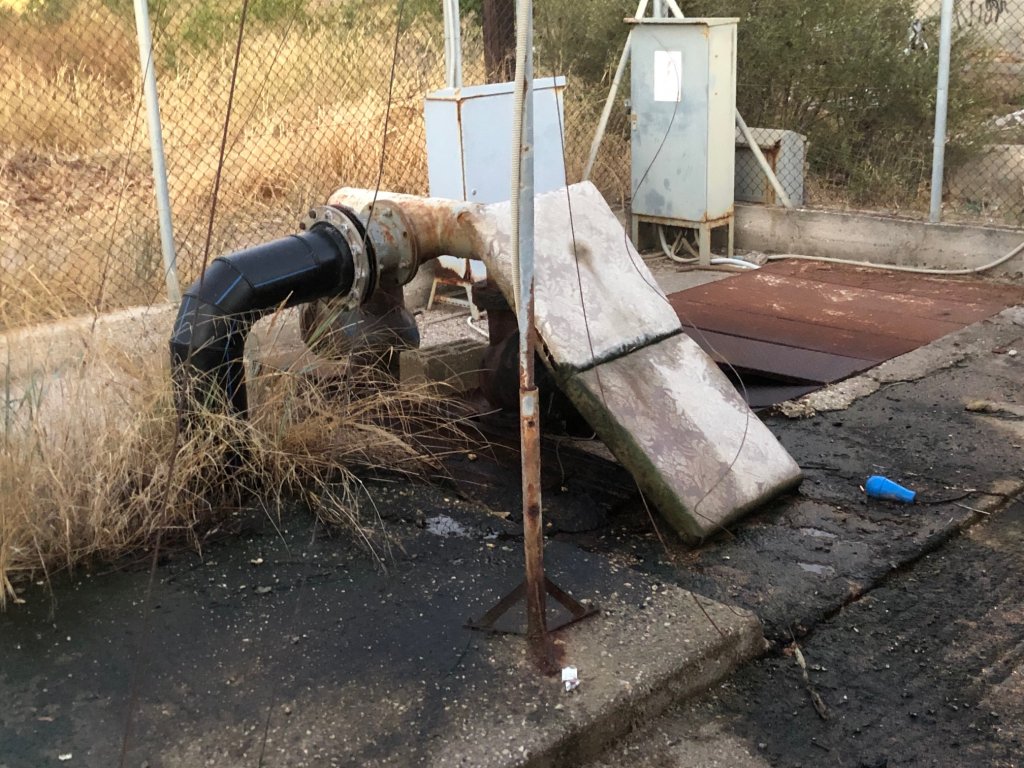 1 ΕΝΙΘΕΤΗ ΛΕζαντα... Η πολυθρόνα στο αντλιοστάσιο