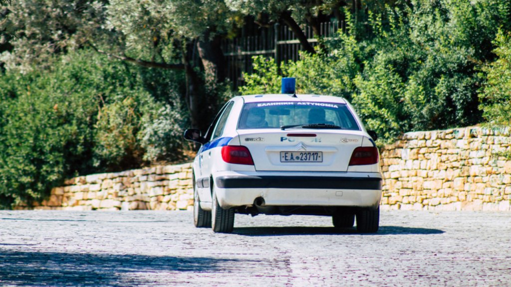 shutterstock elas police peripoliko