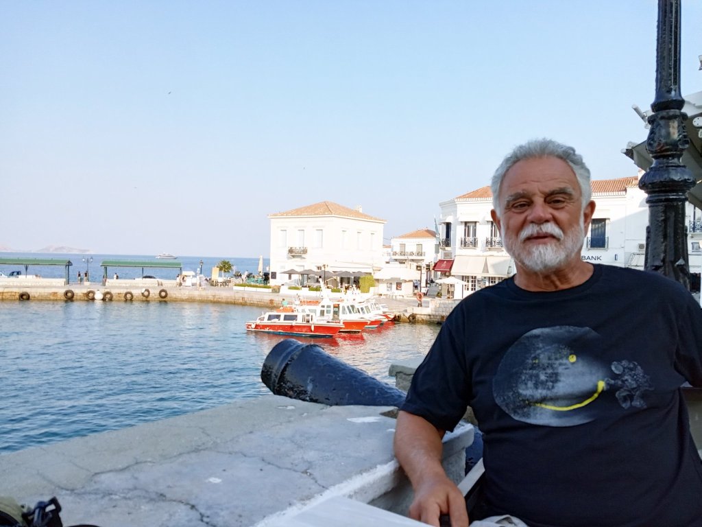ΣΑΚΗΣ ΡΟΔΙΤΗΣ