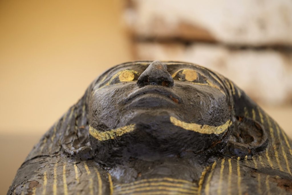 Egypt Antiquities mummy in Saqqara 1068x712 1