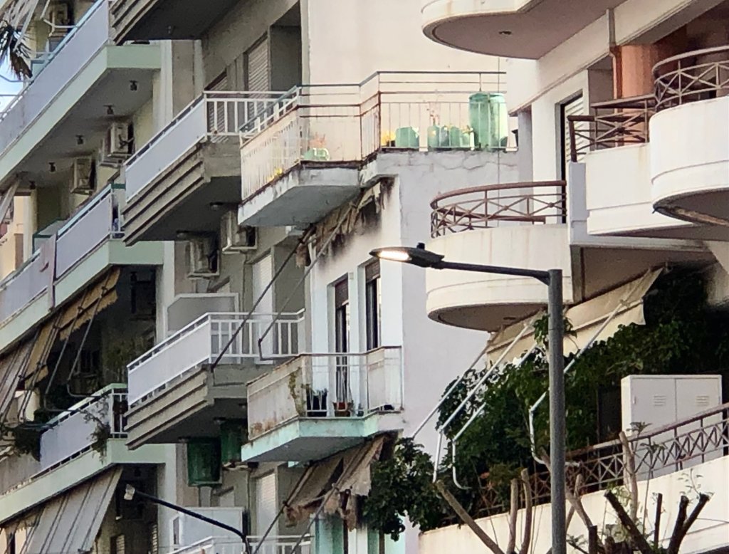 2Ο ΘΕΜΑ ΑΝΑΜΜΕΝΑ ΦΩΤΑ ΤΗ ΜΕΡΑ 2 1