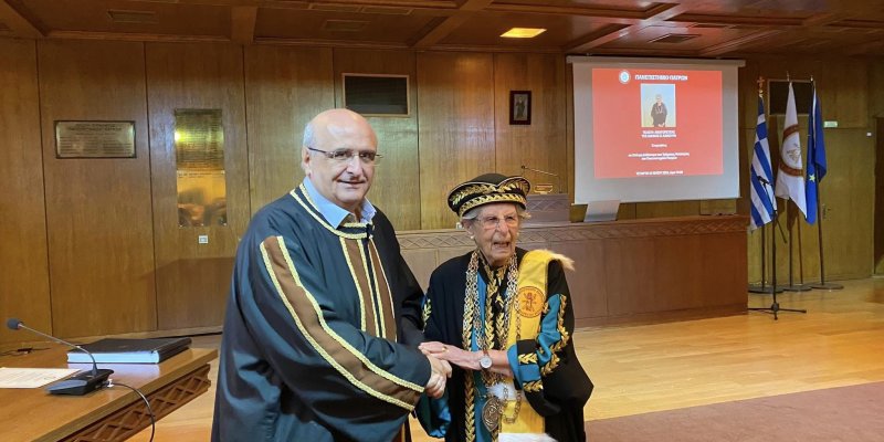 Επίτιμη Διδάκτωρ του Πανεπιστημίου Πατρών από χθες η συγγραφέας Αθηνά Κακούρη (ΦΩΤΟ) 347232103 793733115706845 6678620453677189860 n