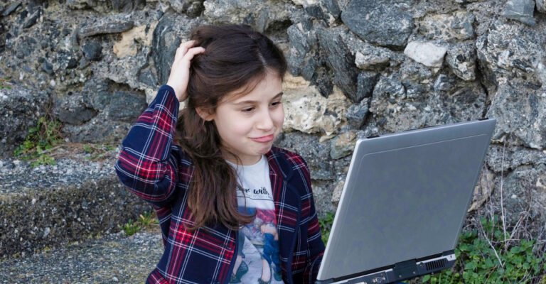 child internet laptop pixabay 768x480 1