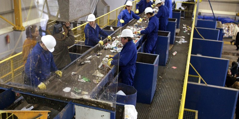 ΠΑΤΡΑ: "Εκλεισε" η Crown στη ΒΙΠΕ - 120 απολύσεις h0490718