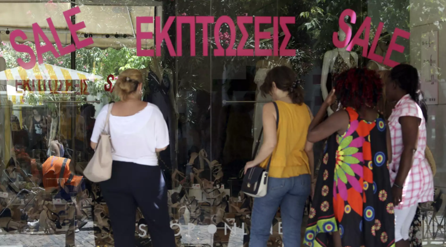 Θερινές εκπτώσεις 2025: Πότε θα ξεκινήσουν - Ποια Κυριακή θα είναι ανοιχτά τα καταστήματα
