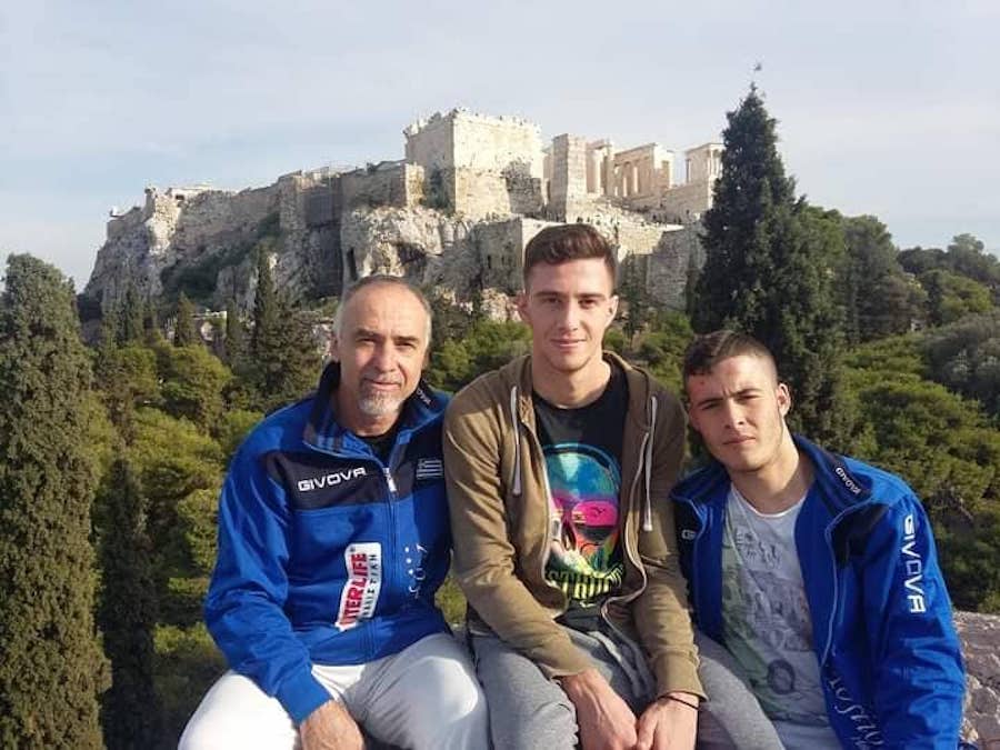 Ο "θρύλος" του Kick Boxing βρέθηκε στην Πάτρα | Ο Γρηγόρης Πιστικός έδωσε σεμινάριο σε νέους αθλητές (pics) ΦΩΤΟ για δεξιά με γιους του 1