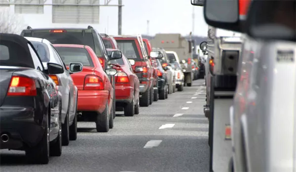 Χαράτσι 128 ευρώ για εκατομμύρια οδηγούς - Ποιοι θα το πληρώσουν