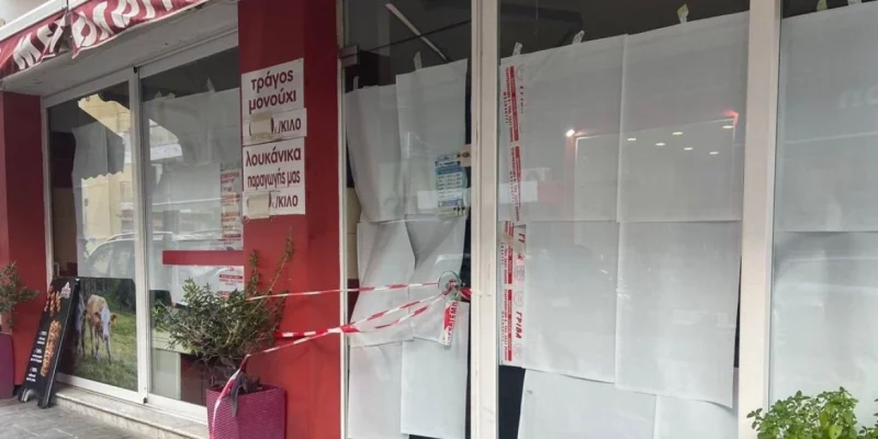 Μεσολόγγι: «Μακάρι να μην συνέβαινε» λέει η αδελφή του ιδιοκτήτη του κρεοπωλείου που διαμελίστηκε η 50χρονη kreopoleio1