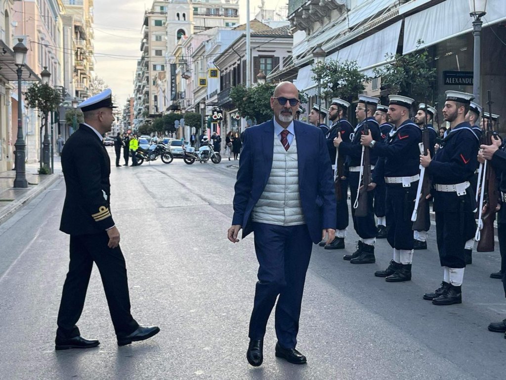 mponanos 4