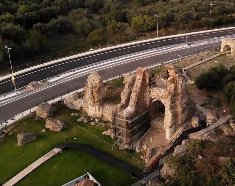 ΠΑΤΡΑ: Επαναλειτουργεί ο αρχαιολογικός χώρος του Ρωμαϊκού και Μεσαιωνικού Υδραγωγείου