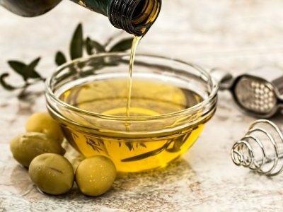 olive oil pixabay 768x512 1