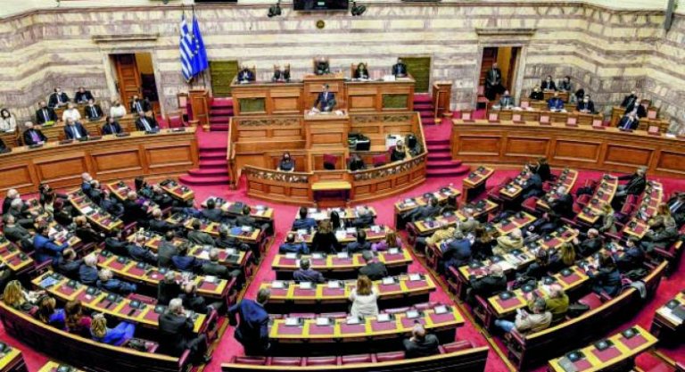 Live: Μετωπική σύγκρουση στη Βουλή για την πρόταση δυσπιστίας – Ξεκίνησαν οι ομιλίες των αρχηγών