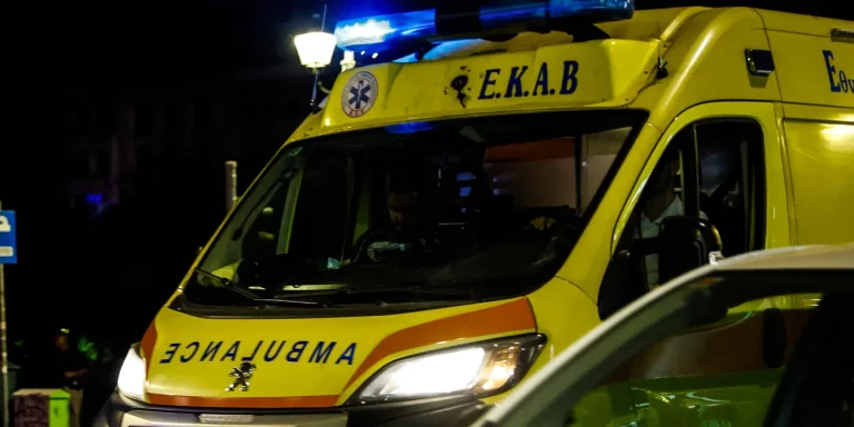 Δ. Ελλάδα: Τραυματίστηκε Γάλλος μοτοσικλετιστής - Μεταφέρθηκε σε νοσοκομείο στην Πάτρα