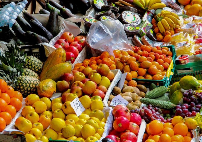 fruit-stand-2722944_1280-768x541