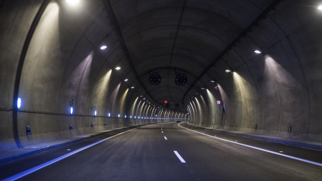 road tunnel (1)