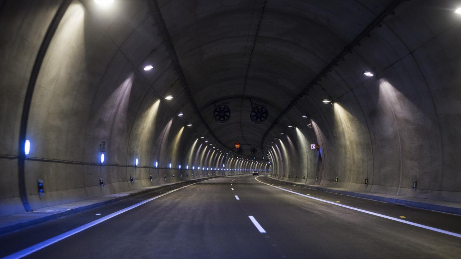 road tunnel (1)