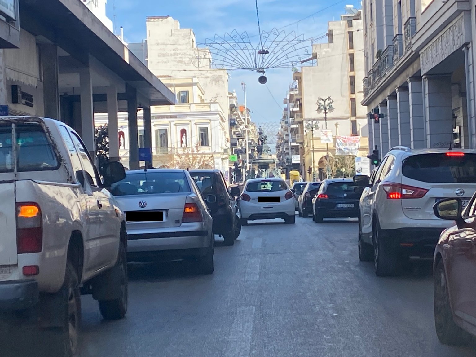 διπλοπαρκαρισμενα