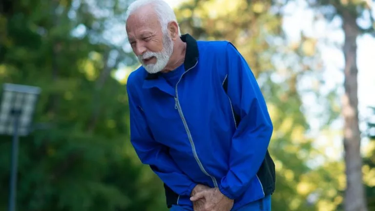 2104614362_man_penis_problem_pain-768x432