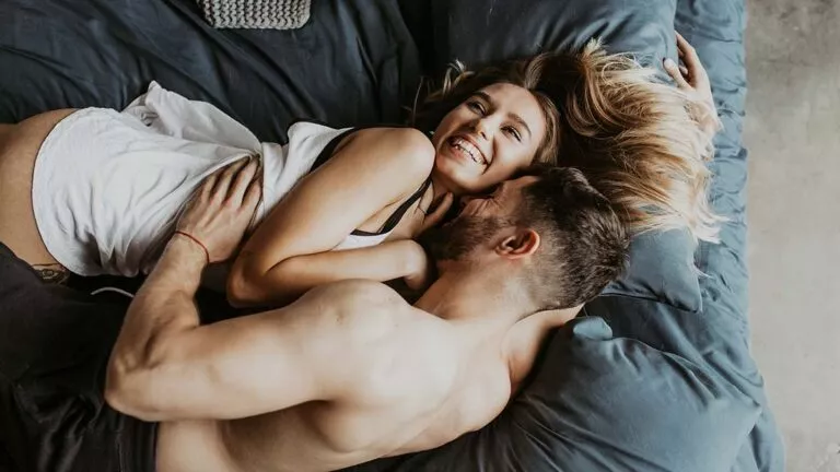 couple_bed_1224351511-768x432