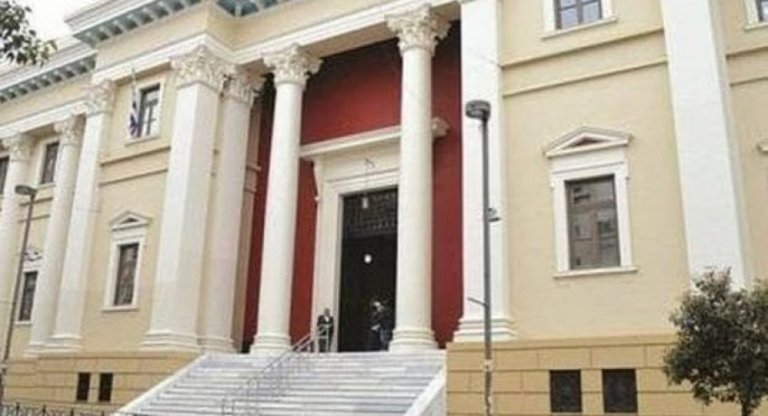 ΠΑΤΡΙΝΟΣ ΓΙΑΤΡΟΣ: Σοκ από τα ευρήματα! Πλήθος φωτογραφιών και βίντεο ακόμα και τα εγγόνια του!