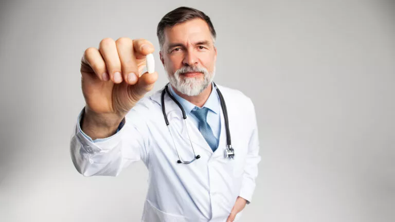 doctor_man_pill_1384242851-768x432 (1)