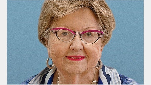 joan-payden-556