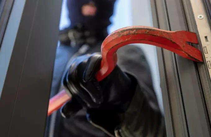 diarriktis_burglar-shutterstock.jpg