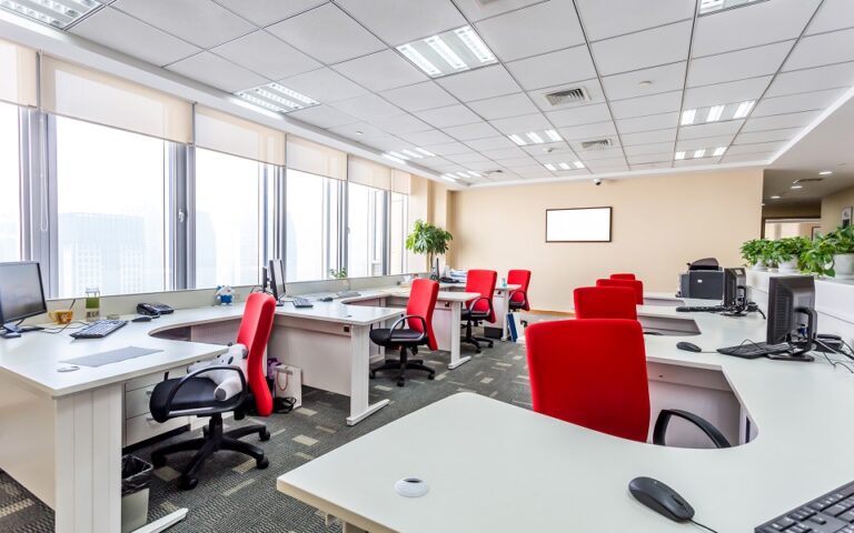 shutterstock_office_work_ergasiaka-1-768x480