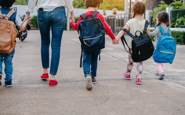 shutterstock_paidia_nipia_preschool_kindergarden_nipiagogeio_children_kids-768x480