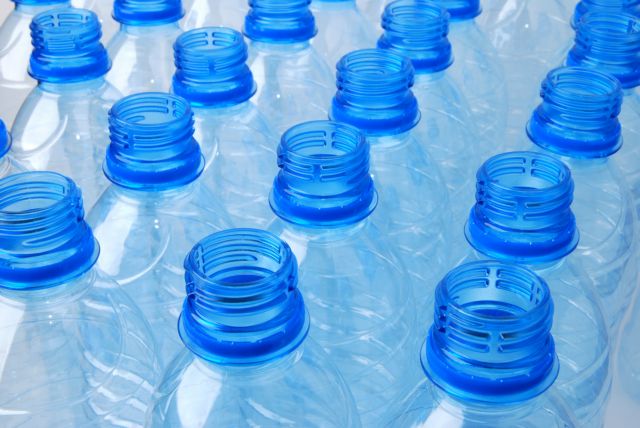 1-plastiko-mpoukali