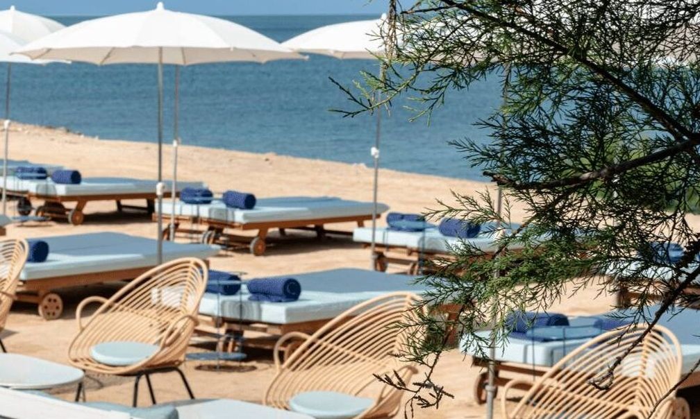 62876c641bdcc54fedff1edb_sunbeds-experimental-beach-ibiza-experimental-montesol