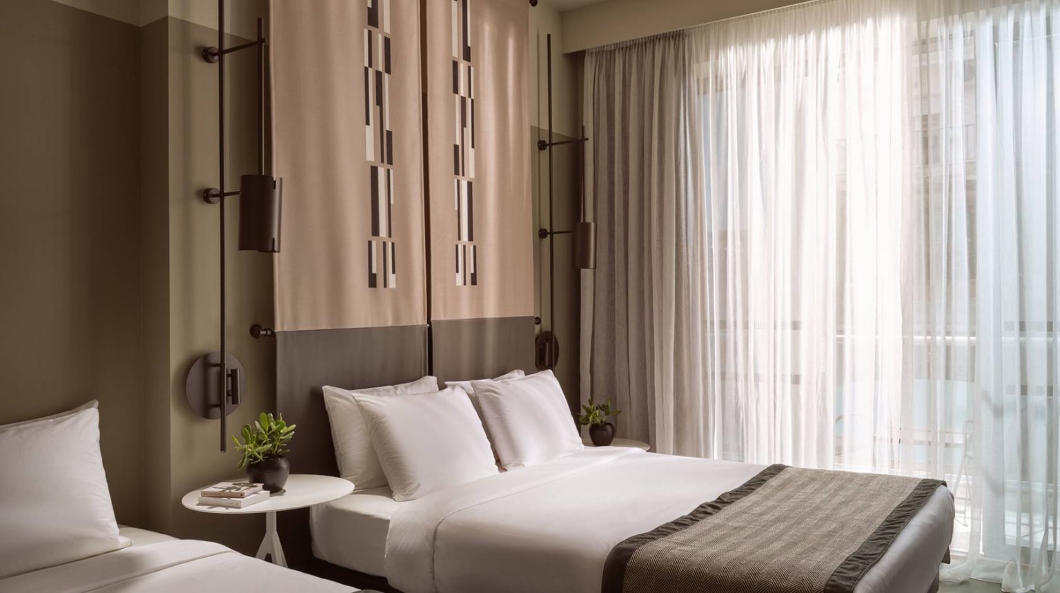 city-hotel-thessaloniki-superior-city-view-2