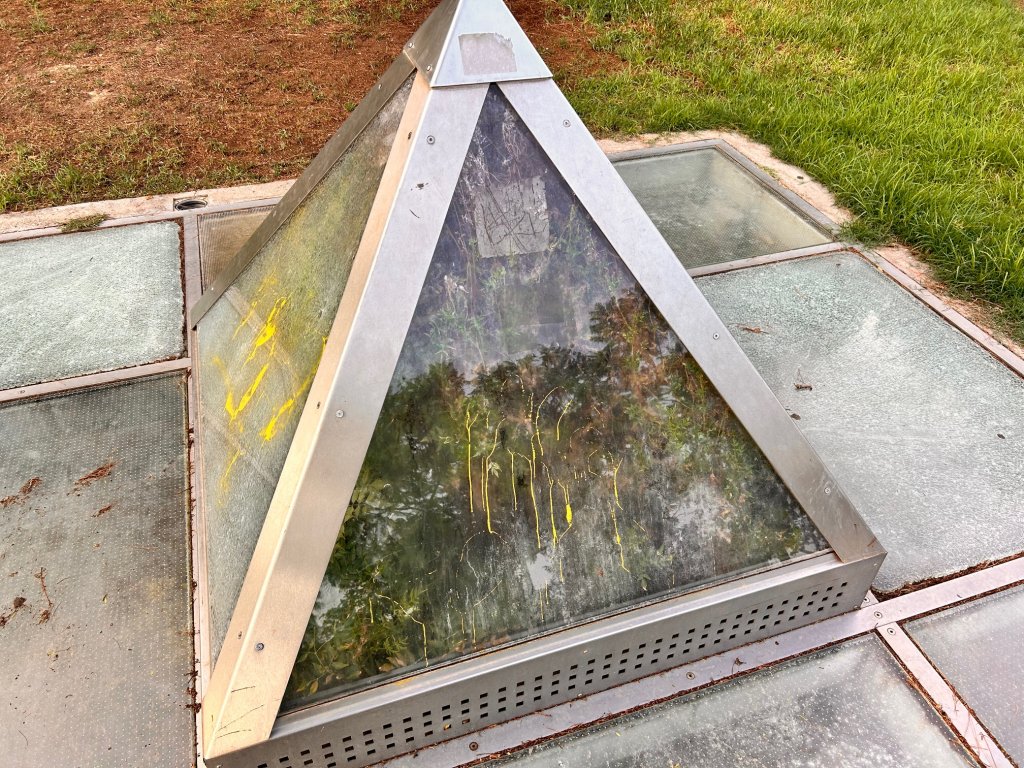 pyramida Psilalonia