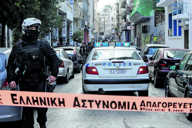 ÅÍÁÓ ÍÅÊÑÏÓ ÁÐÏ ÐÕÑÏÂÏËÉÓÌÏÕÓ ÓÔÏ ÊÅÍÔÑÏ ÔÇÓ ÁÈÇÍÁÓ (EUROKINISSI/ÃÉÁÍÍÇÓ ÐÁÍÁÃÏÐÏÕËÏÓ)