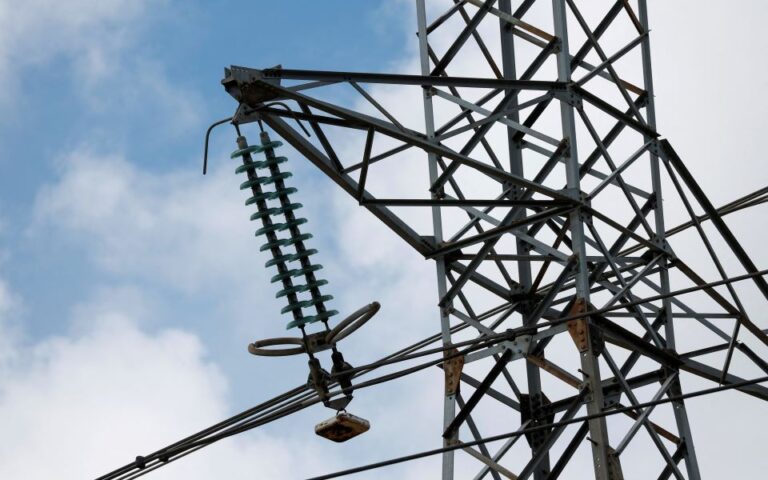 ELECTRICITY_power_revma_reuters_BENOIT_TESSIER-768x480
