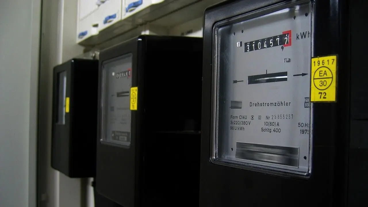 b07de6dc-electricity-meter-96863_1280