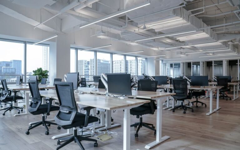 office_work_computers_startup_shutterstock-768x480