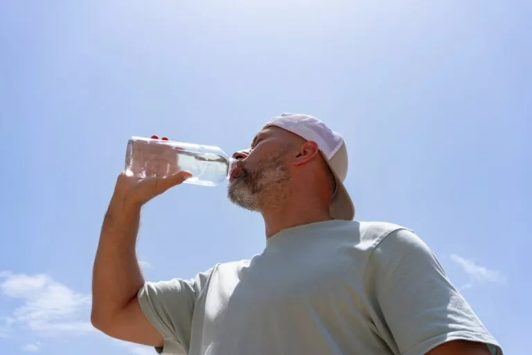 bottled_water_shutterstock_2337594019-768x512