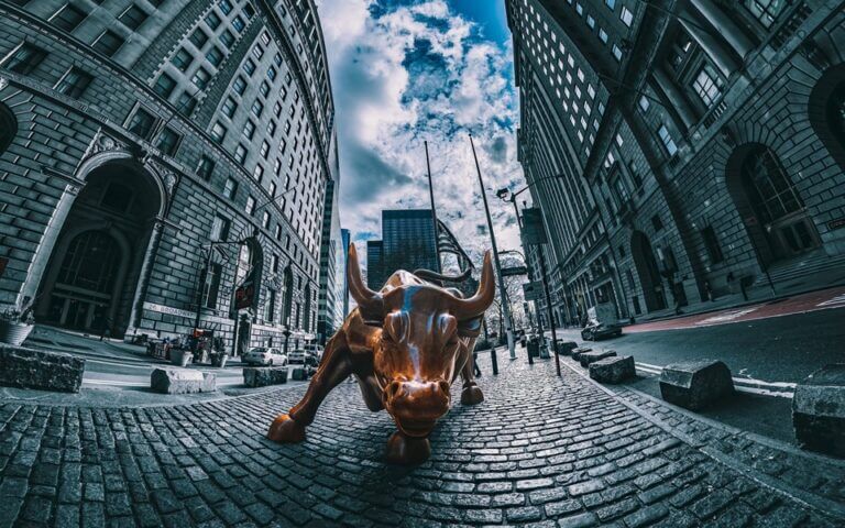 shutterstock_wall_street_bull_tavros_tabros-768x480