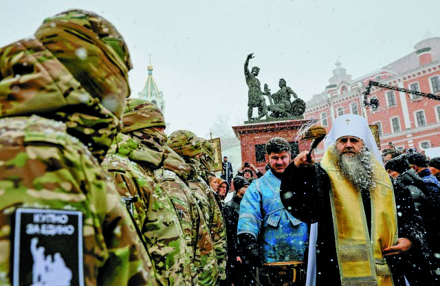 Russian soldiers mark National Unity Day in Nizhny Novgorod and depart for garrison locations