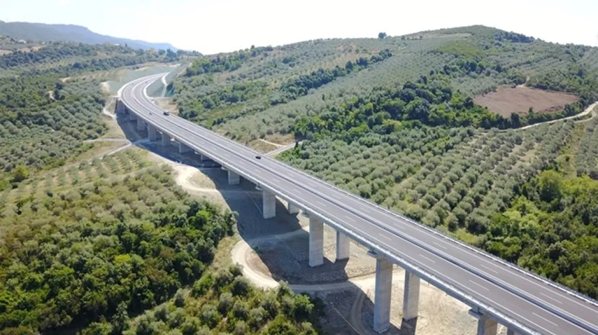 bralos_-_amfissa