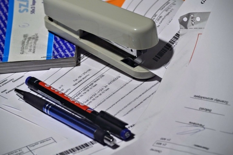 invoice-free-768x511