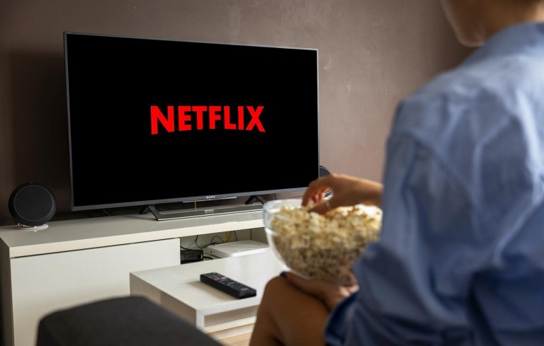 netflix-6964935_1920-768x489